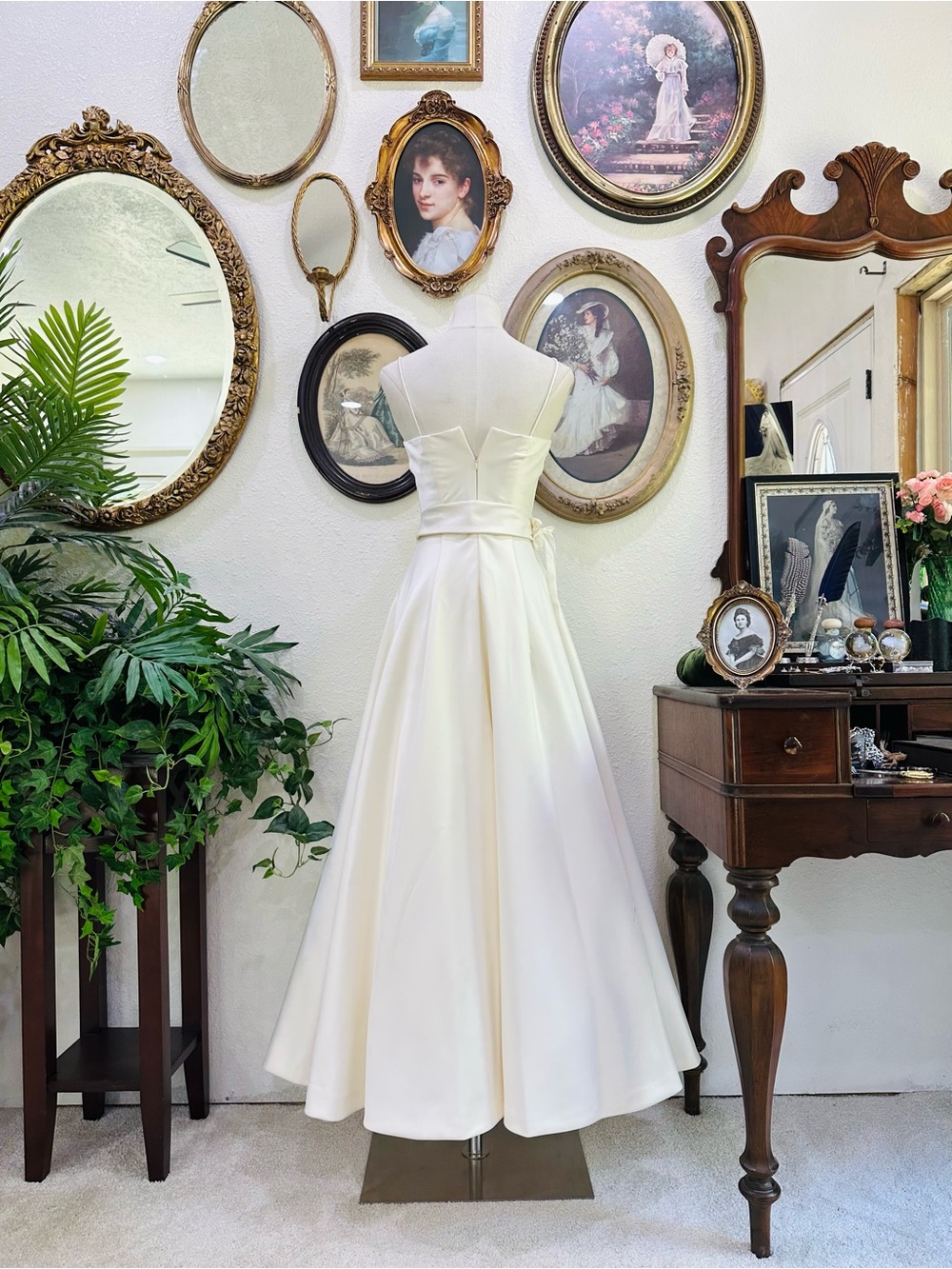 Elegant Ivory Satin A-Line Dress with Sash - Picture 12 of 16